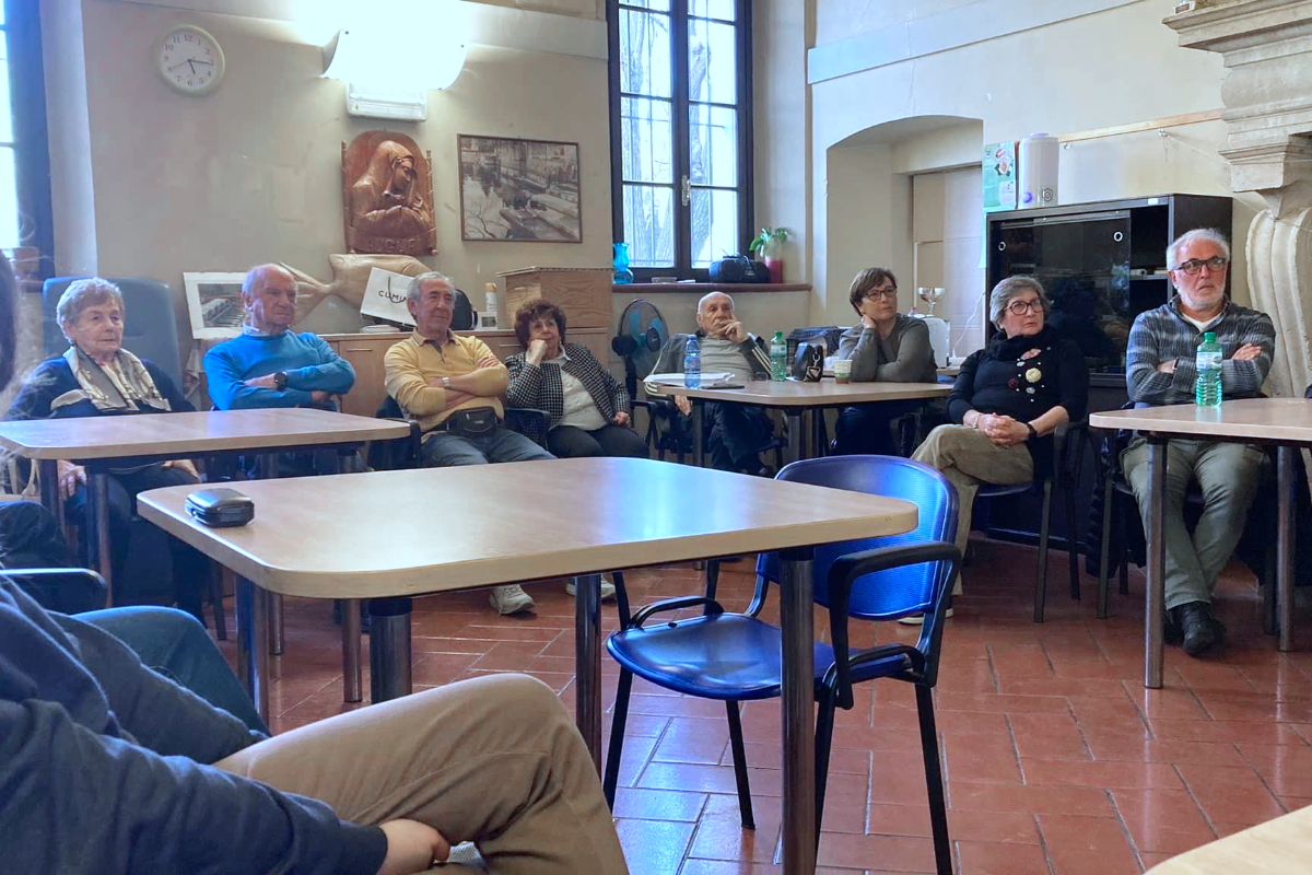 La poesia nascosta di un luogo, bella e partecipata la prima serata